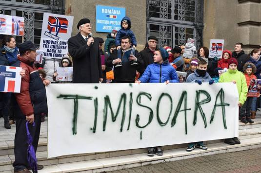 Viorel Iuga si Samy Tutac la Institutia Prefectului Judetul Timis. PROTEST #BODNARIU. Photo 