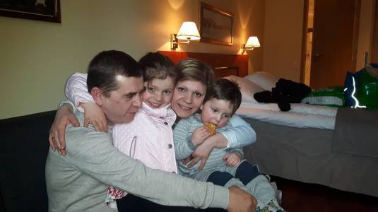 Mihaela si Dumitru Nan cu copiii